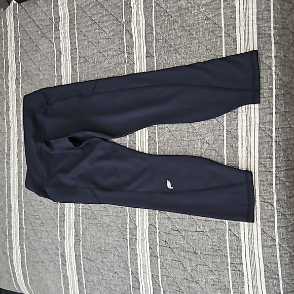 Fabletics leggings bundle, size medium - Picture 5 of 5